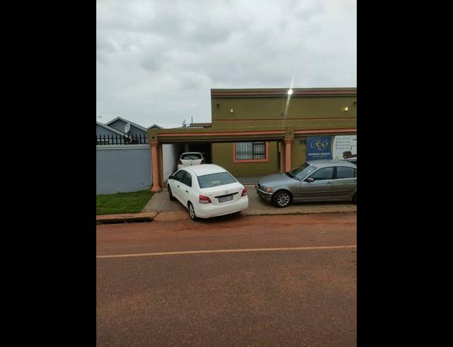 6 BEDROOM HOUSE FOR SALE IN ENNERDALE EXT 8